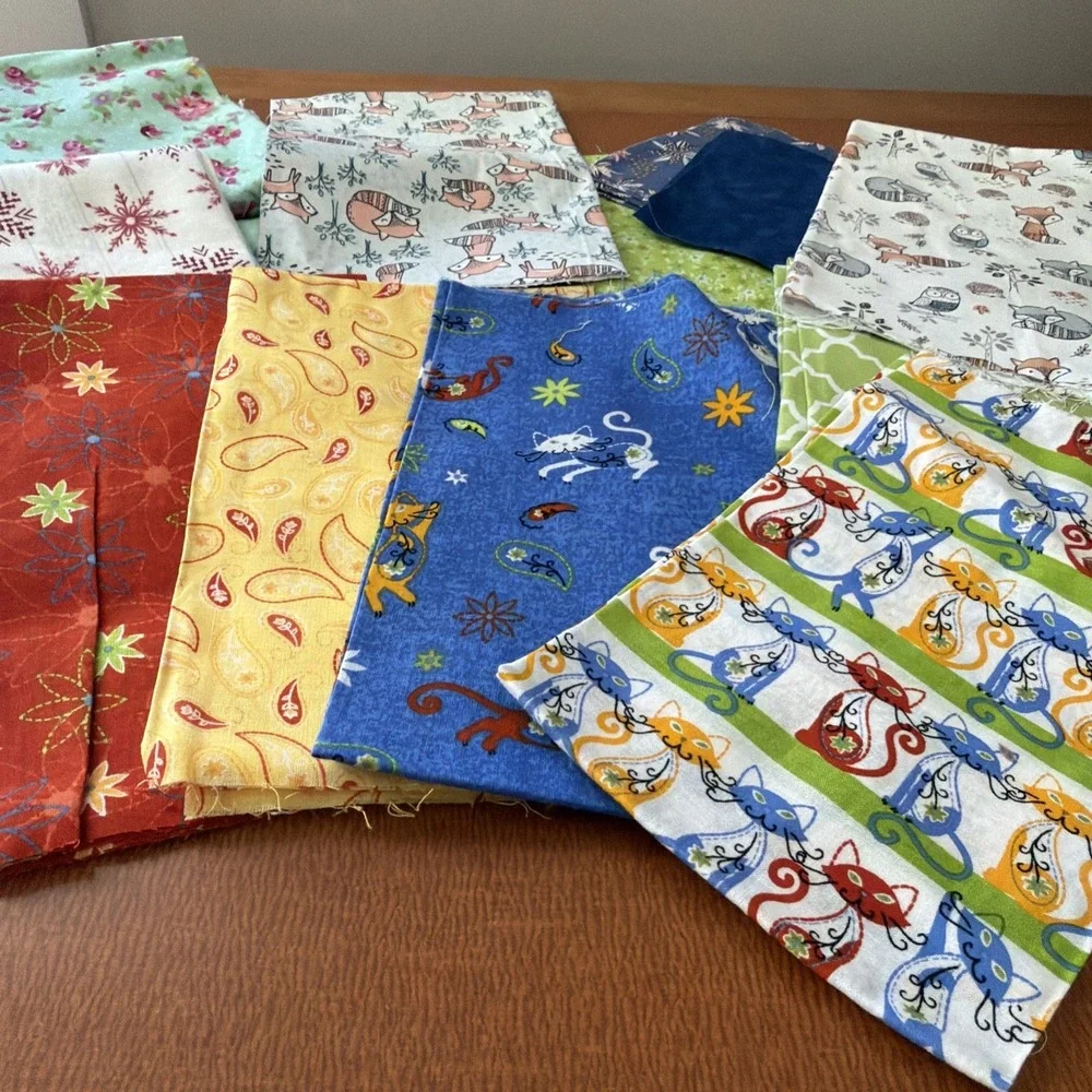 Fabric Squares & Remnants Mixed Lot‎